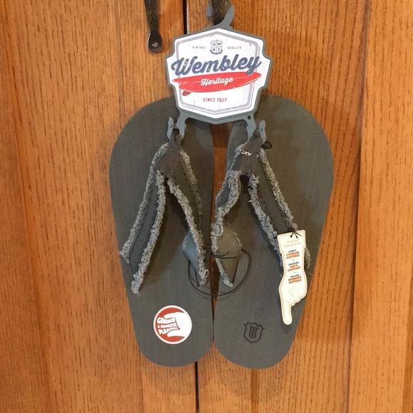 Wembley Shoes Nwt Wembley Flip Flopssandals Poshmark